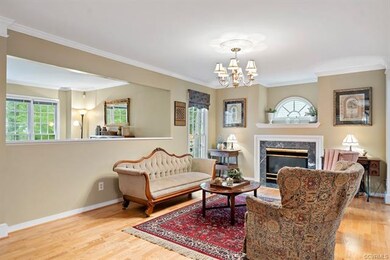 This cozy flex room provides quiet elegance with t