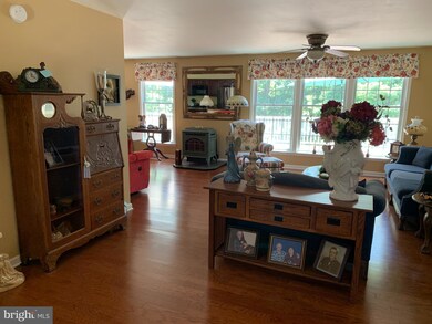 8 Mid Mountain Ln, Berkeley Springs, WV 25411 - photo 5