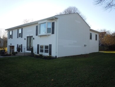 107 Tower Hill Rd, Somerset, MA 02726 - photo 2