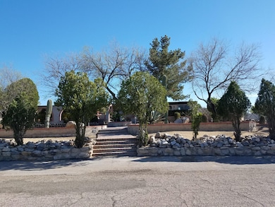 Extensive landscaping