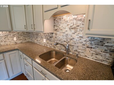 1900 Willow St, Florence, OR 97439 - photo 7