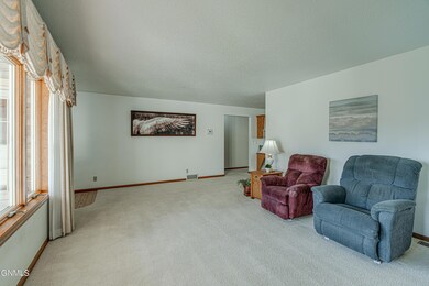 1002GovernorLn10623_0004