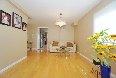 (7) LIVING ROOM DINING ROOM