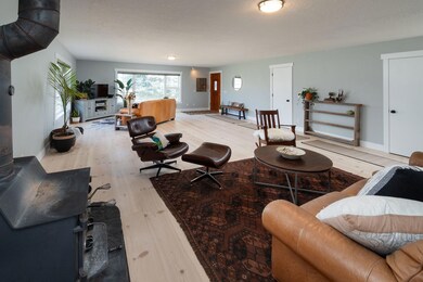 25025 Dodds Rd, Bend, OR 97701 - photo 5