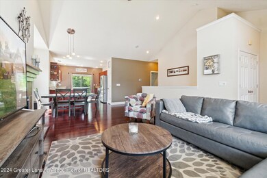06-5947-Troyes-Rd-East-Lansing-MI-48823-