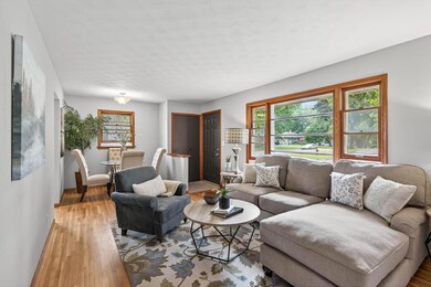 1105 Greystone Ave N, Saint Paul, MN 55128 - photo 6