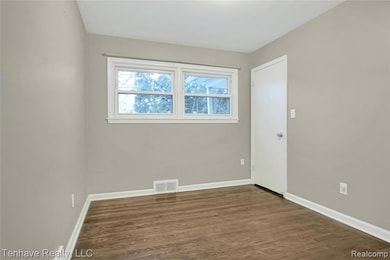 24330 Manistee St, Oak Park, MI 48237 - photo 6