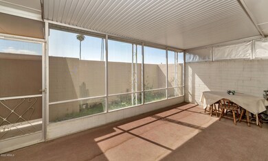 10175 W Thunderbird Blvd-large-023-015-P