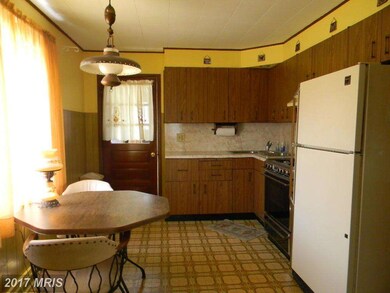 547 Woodlynn Terrace, Essex, MD 21221 - photo 5