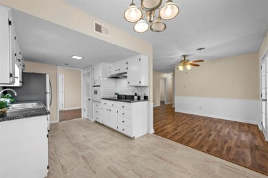 1005 Harrison Ln, Hurst, TX 76053 - photo 3