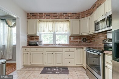 39 Colgate Rd, Atco, NJ 08004 - photo 3