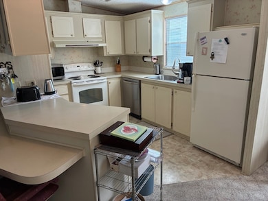 7108 Harbor View Dr, Leesburg, FL 34788 - photo 6