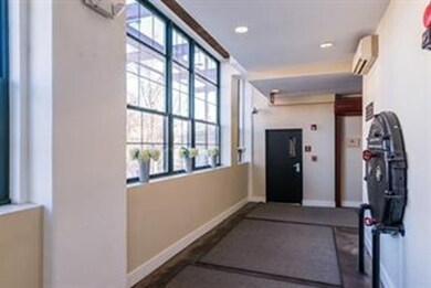 21 Illinois St unit 402, Worcester, MA 01610 - photo 4