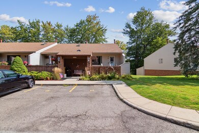 03-25720-Lexington-Dr-Unit-6-South-Lyon-