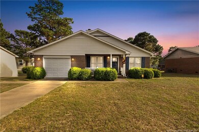 712 Alexwood Dr, Hope Mills, NC 28348 - photo 2