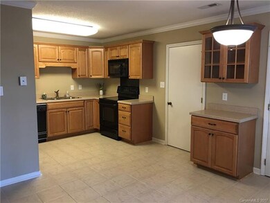 Large eat-in kitchen