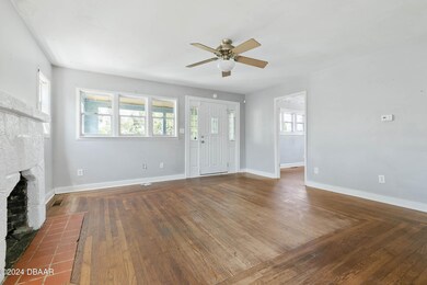 6-print-824 N Wild Olive Ave-6