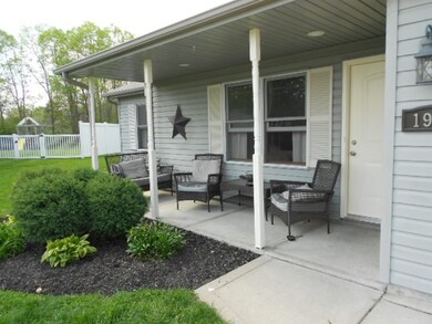 1942 Bedford Ct, Huntington, IN 46750 - photo 3