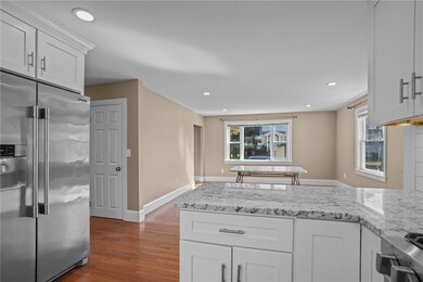 83 Sweetbriar Ave, Riverside, RI 02915 - photo 5