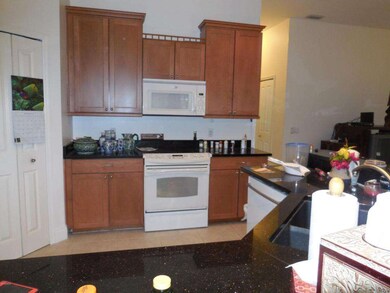 Kitchen with breakfast bar