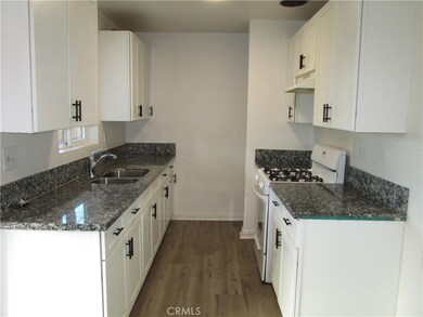 21831 Arapahoe Ave unit 3, Apple Valley, CA 92307 - photo 3