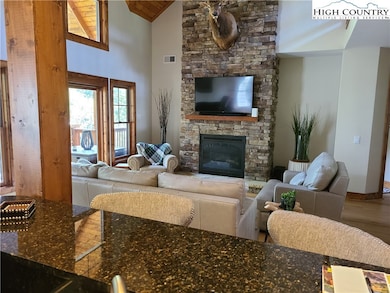 135A Wapiti Way unit A, Banner Elk, NC 28604 - photo 2