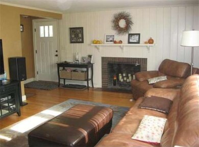 152 Clark Ln, Waltham, MA 02451 - photo 2