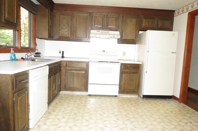 170 Springvale Cir, Weymouth, MA 02188 - photo 2