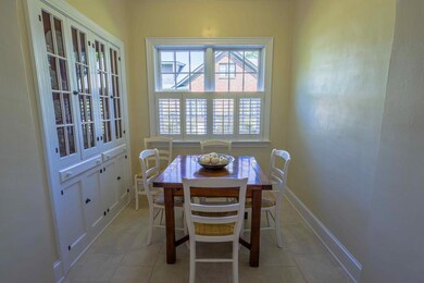 Breakfast Room