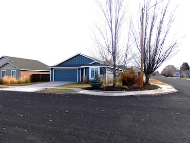 248 SW 29th St, Redmond, OR 97756 - photo 2