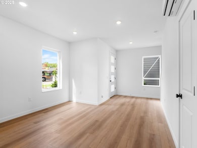 3835 N Willis Blvd unit 1, Portland, OR 97217 - photo 3