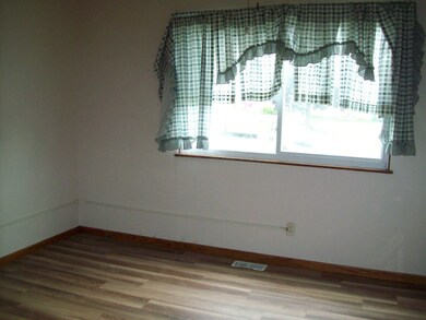 4066 Etna St, Columbus, OH 43213 - photo 4