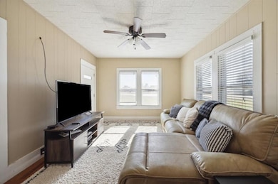 1317 Columbus Rd, Sealy, TX 77474 - photo 2