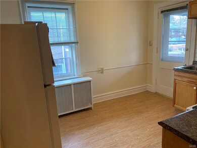 2403 W Allen St unit 2nd Fl, Allentown, PA 18104 - photo 5