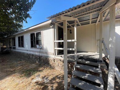 510 Cherokee Lake Ct, Granbury, TX 76049 - photo 2