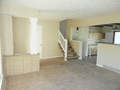 263-498483 Living Room 3