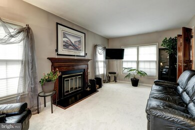 7752 Northedge Ct, Springfield, VA 22153 - photo 4