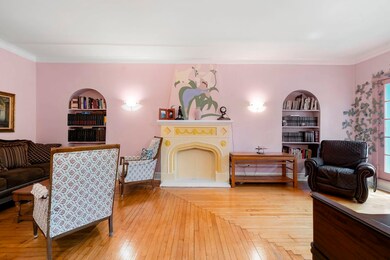 1124 W Addison St, Chicago, IL 60613 - photo 5