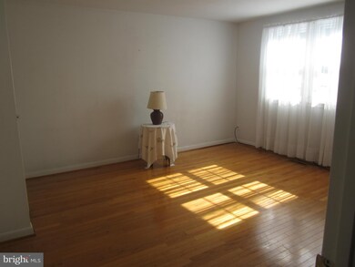 911 Grovehill Rd, Halethorpe, MD 21227 - photo 7