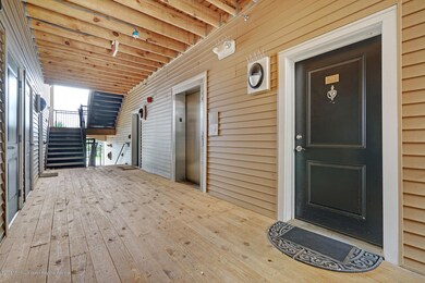 426 Micali Way South-large-006-19-Entry