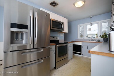 7 Fernwood Dr, Albany, NY 12211 - photo 3