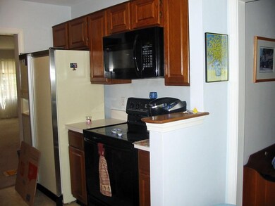 8 Stallbrook Rd, Milford, MA 01757 - photo 3