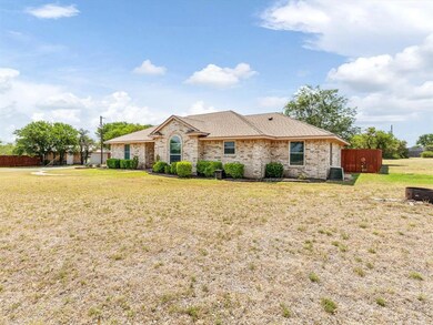 1960 Reynolds Dr, Azle, TX 76020 - photo 3
