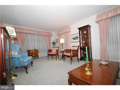 516 Circle Dr, Havertown, PA 19083 - photo 3