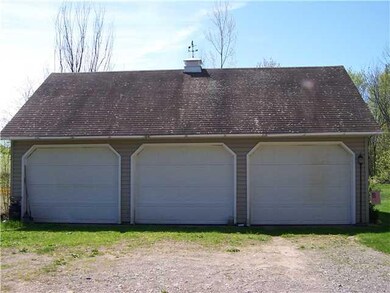 Parking Lot/Garage
