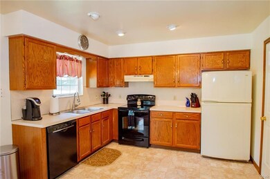 4239 Spruce St, Whitehall, PA 18052 - photo 5