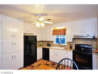 Kitchen - Updated Kitchen