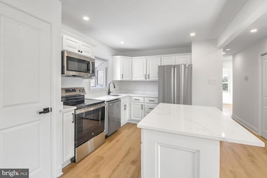 2310 Maytime Dr, Gambrills, MD 21054 - photo 4