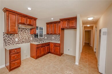 1310 W 152nd St, Compton, CA 90220 - photo 5