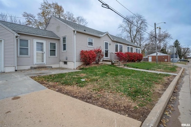 303 Veterans Ln, Creve Coeur, IL 61610 - photo 3